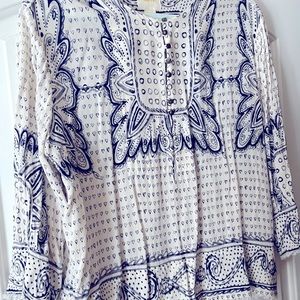Anthropologie Maeve brand ladies top. Size M.